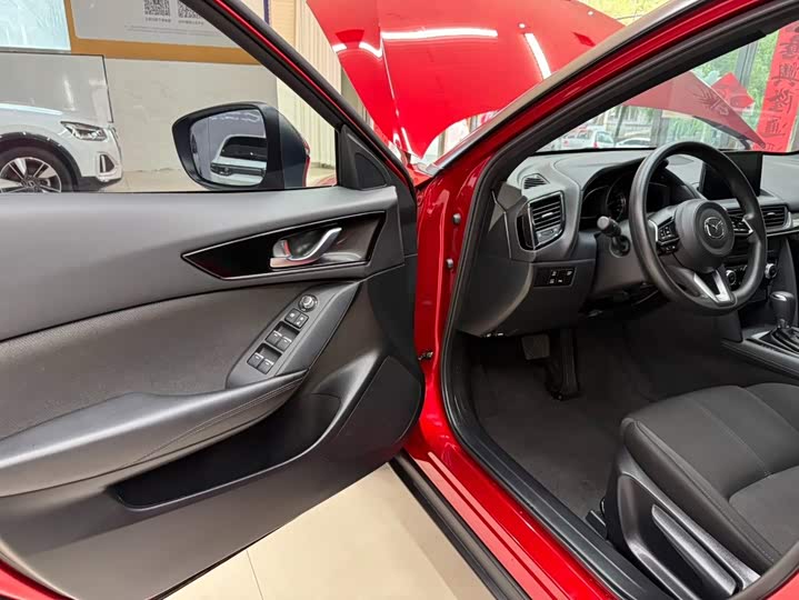Mazda CX-4, 2023 — фото 8 из 9