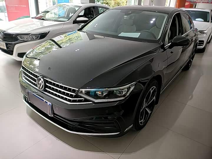 Volkswagen Magotan, 2025 — купить в Ижевске под ключ