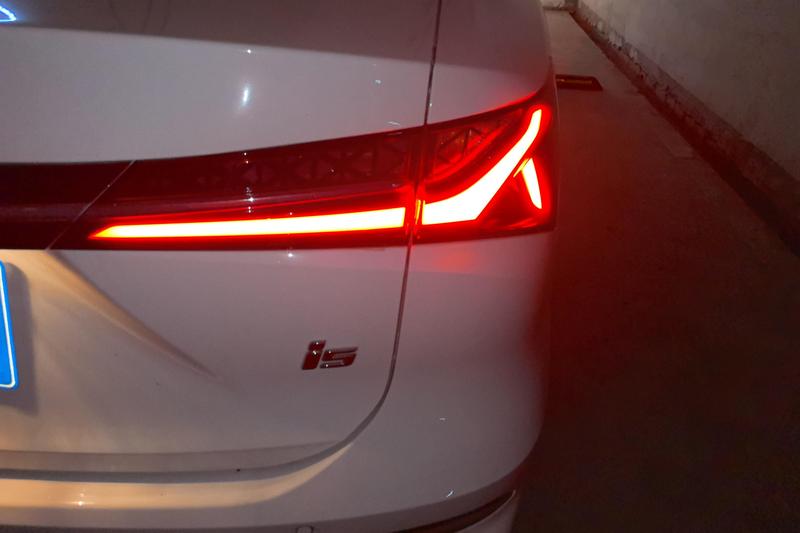 Roewe i5, 2024 — фото 5 из 12
