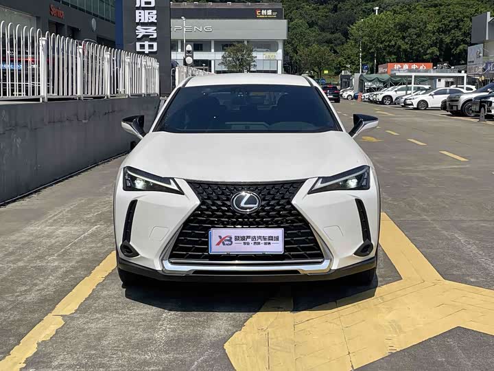Lexus UX, 2023 — фото 2 из 9