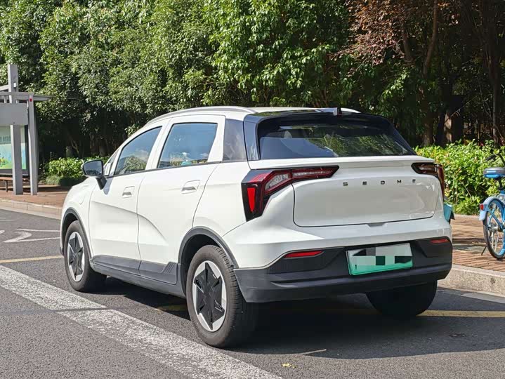Geely Geometry E Firefly, 2024 — фото 5 из 9
