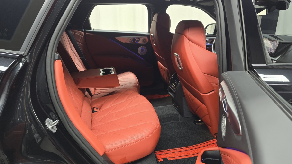 BMW XM, 2024 — фото 11 из 12