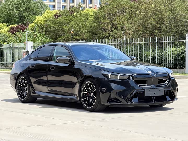 BMW M5 Hybrid, 2025 — фото 3 из 9