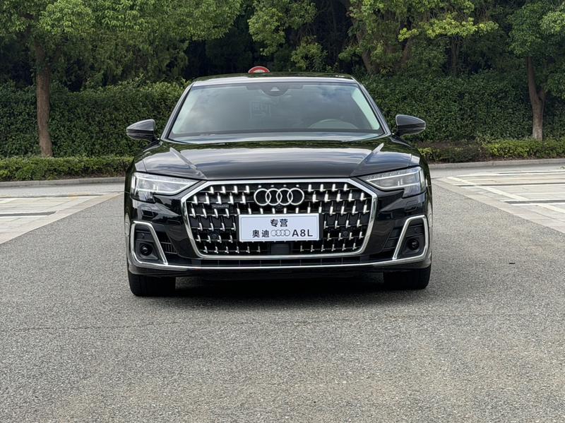 Audi A8, 2023 — фото 2 из 10