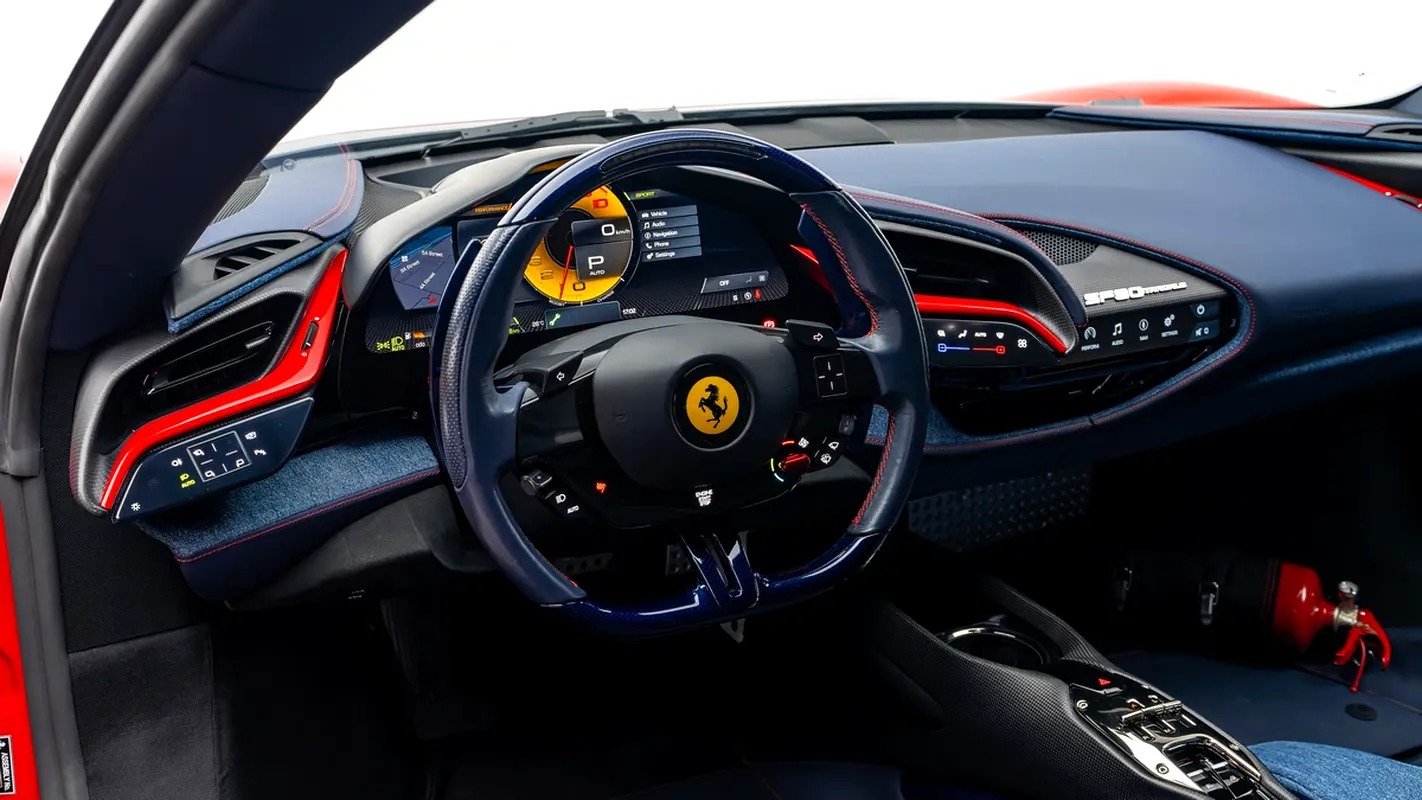 Ferrari SF90 Stradale, 2022 — фото 9 из 10