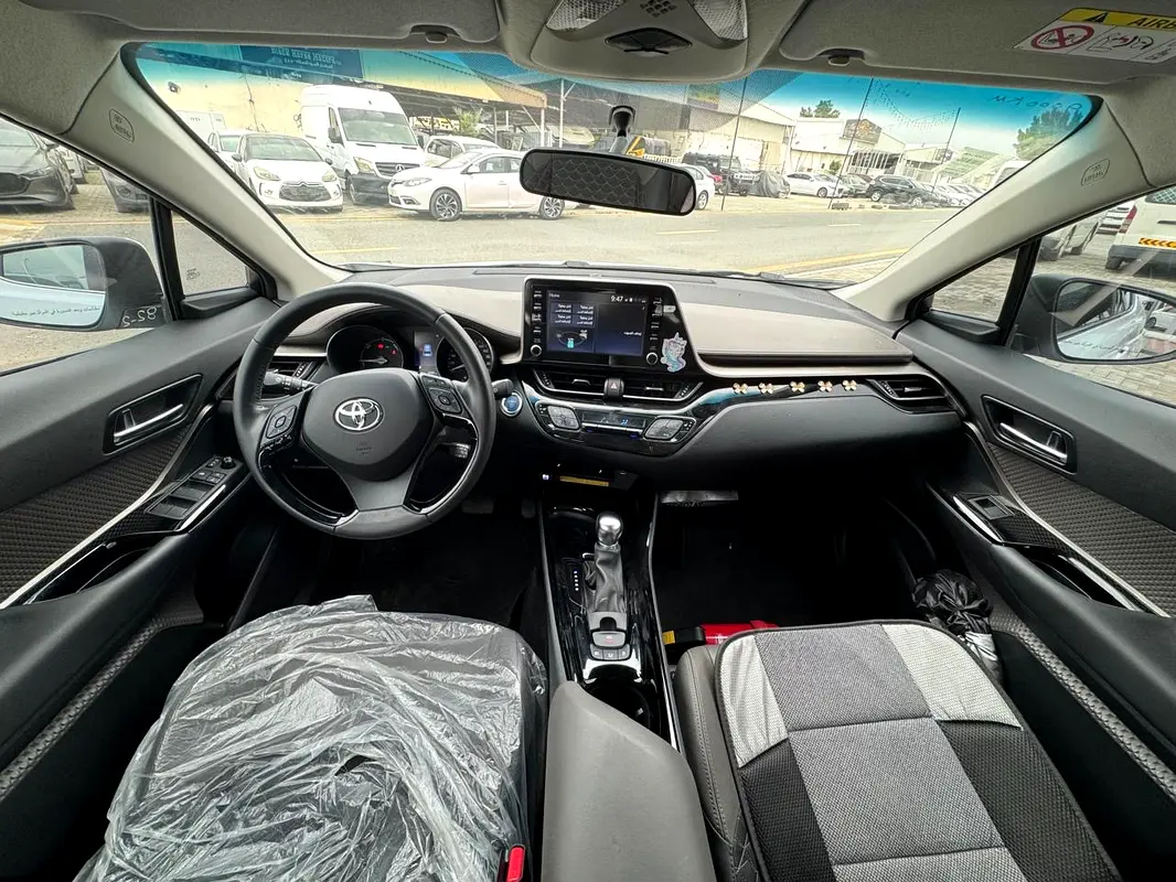 Toyota C-HR, 2023 — фото 10 из 10