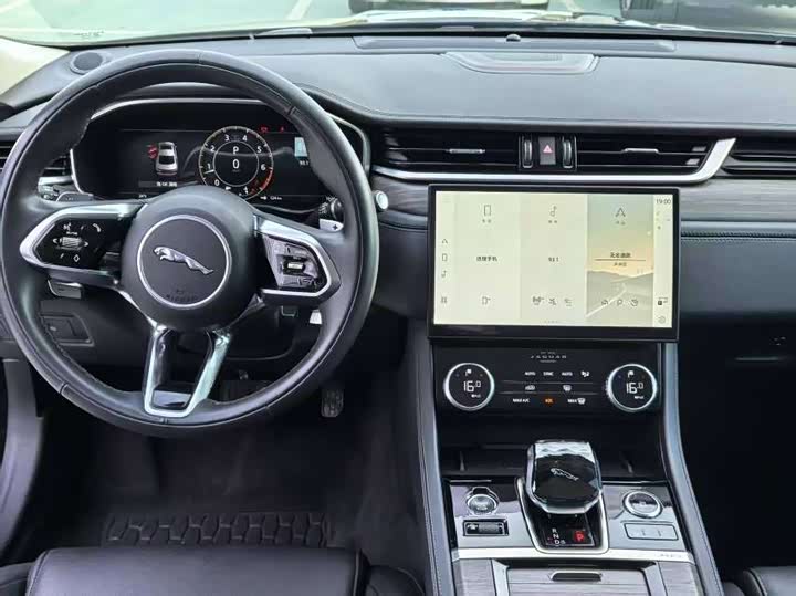 Jaguar XF L, 2023 — фото 4 из 9