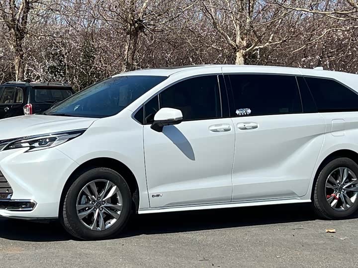Toyota Sienna, 2024 — купить в Калуге под ключ
