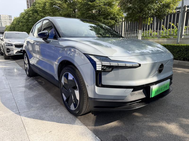 Volvo EX30, 2024 — фото 3 из 12