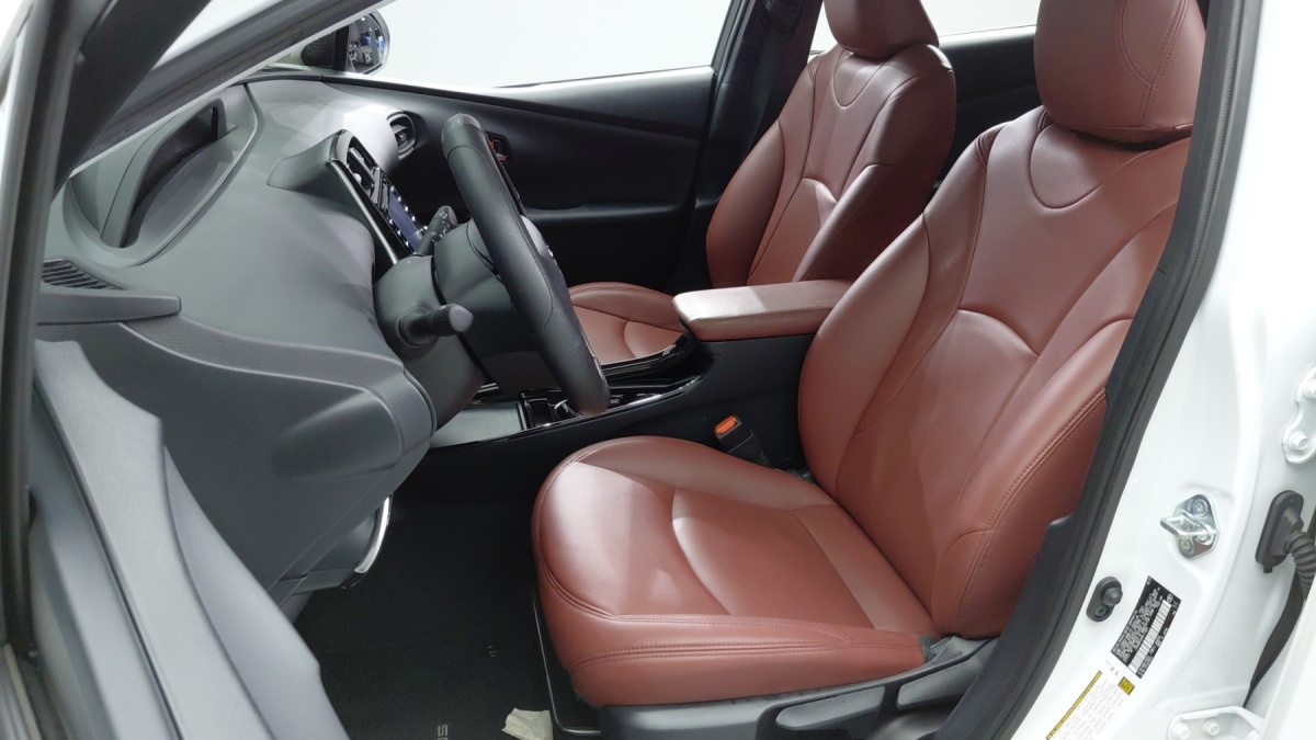 Toyota Prius, 2022 — купить в Перми под ключ