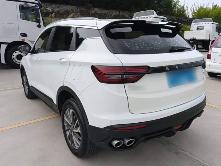 Geely Coolray, 2022 — фото 5 из 9