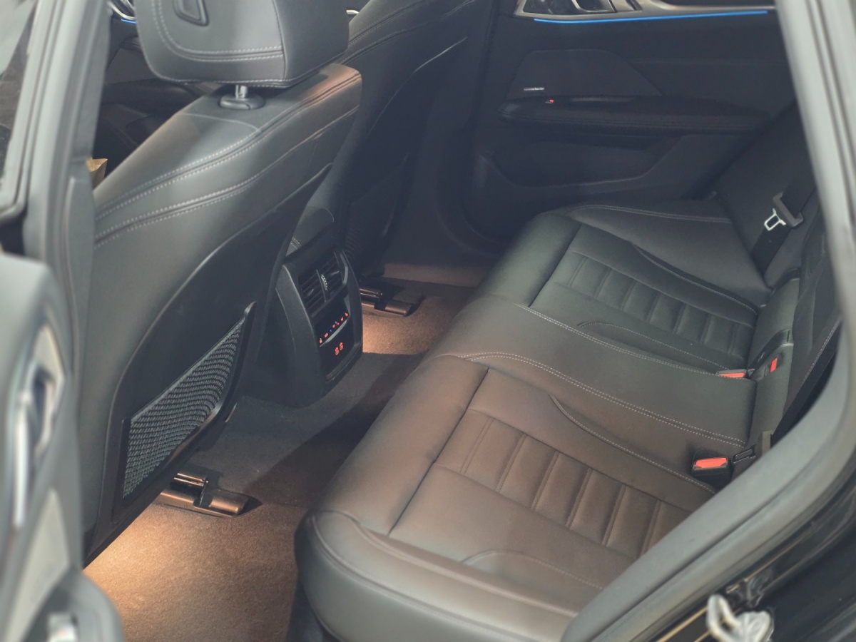 BMW i4, 2023 — фото 9 из 11
