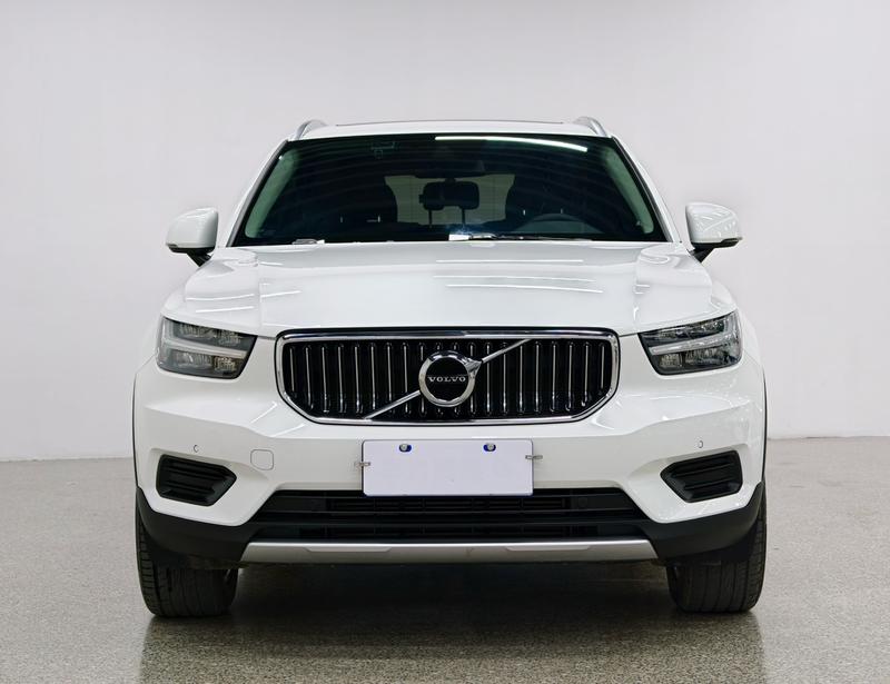 Volvo XC40, 2022 — фото 2 из 10