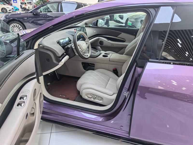 GAC Hyptec A8, 2026 — фото 9 из 12