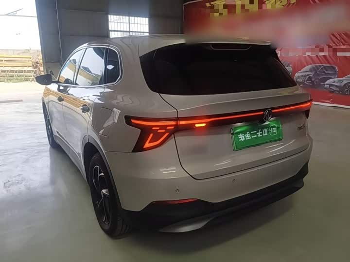 MG Motor ES5, 2025 — фото 5 из 9