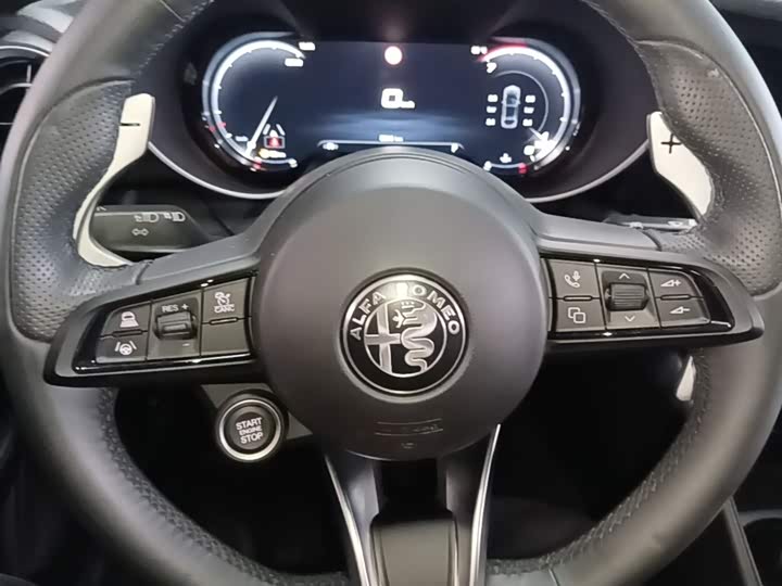 Alfa Romeo Giulia, 2025 — фото 7 из 9