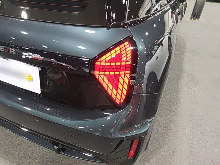 Mini Cooper JCW, 2025 — фото 8 из 9