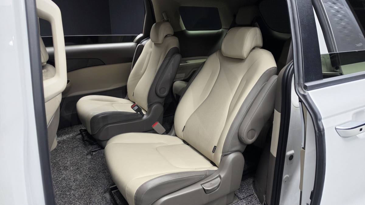 Kia Carnival, 2022 — фото 10 из 12