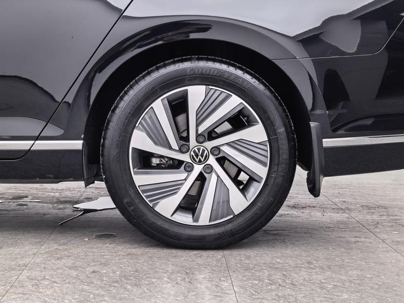Volkswagen Magotan GTE Hybrid, 2023 — фото 11 из 12