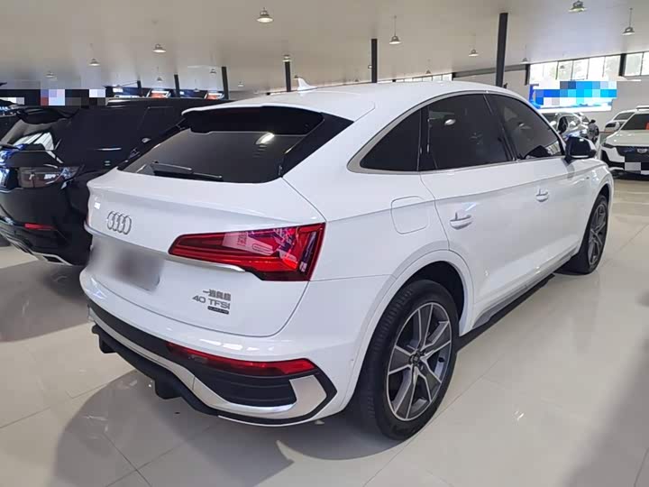 Audi Q5L Sportback, 2022 — фото 7 из 9