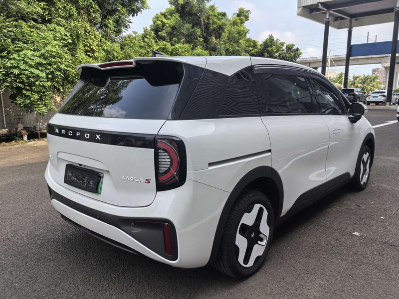 BAIC Arcfox Kaola S, 2024 — фото 7 из 12