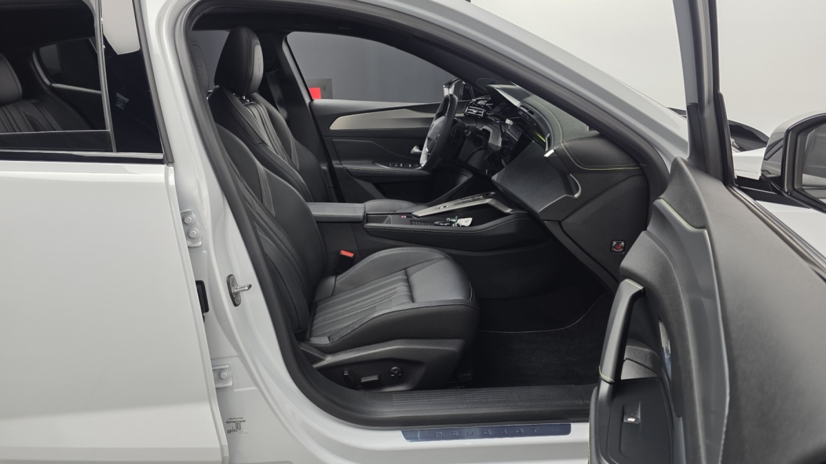 Peugeot 408, 2025 — фото 10 из 12