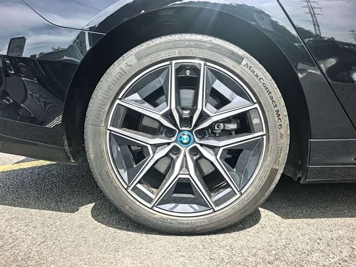 BMW i5, 2024 — фото 7 из 9