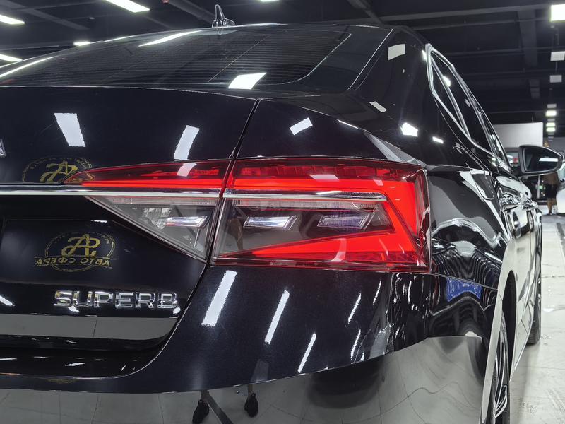 Skoda Superb, 2023 — фото 9 из 12