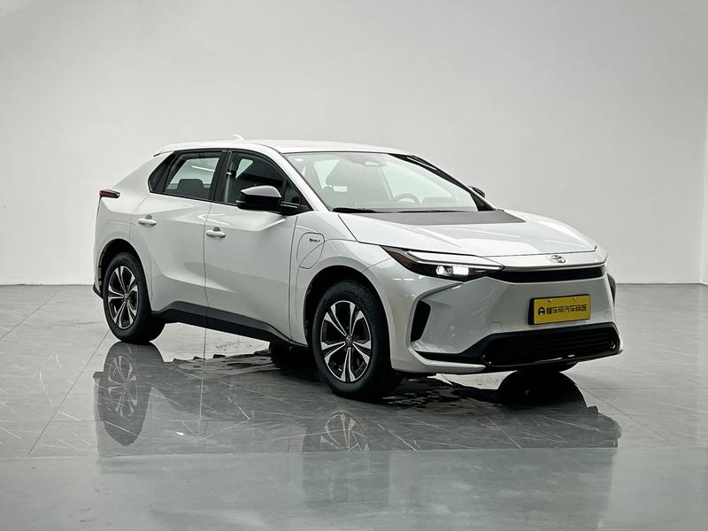 Toyota bZ4X Platinum, 2026 — фото 3 из 12
