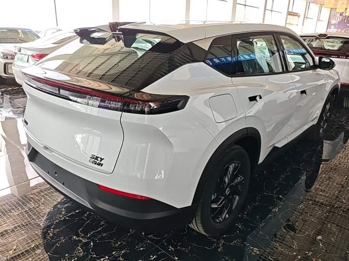 Dongfeng Aeolus Sky EV01, 2025 — фото 5 из 9