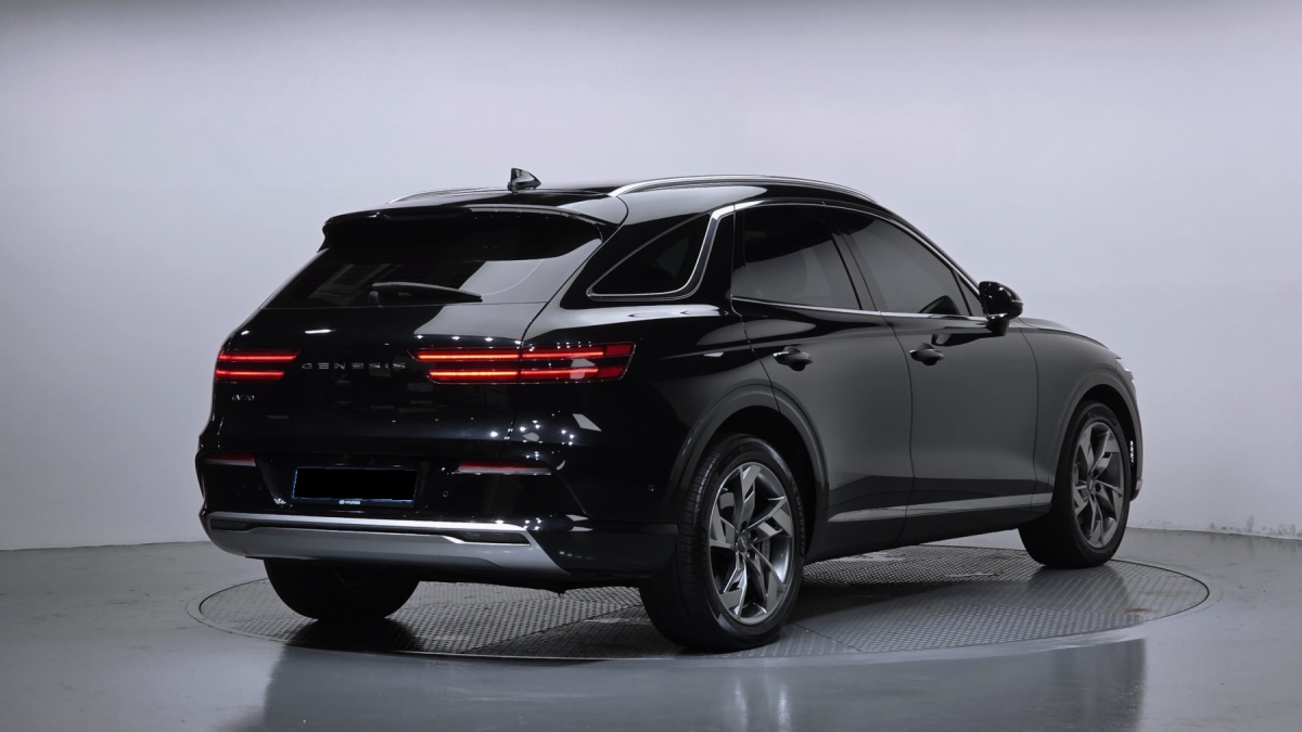 Genesis GV70, 2022 — фото 2 из 12