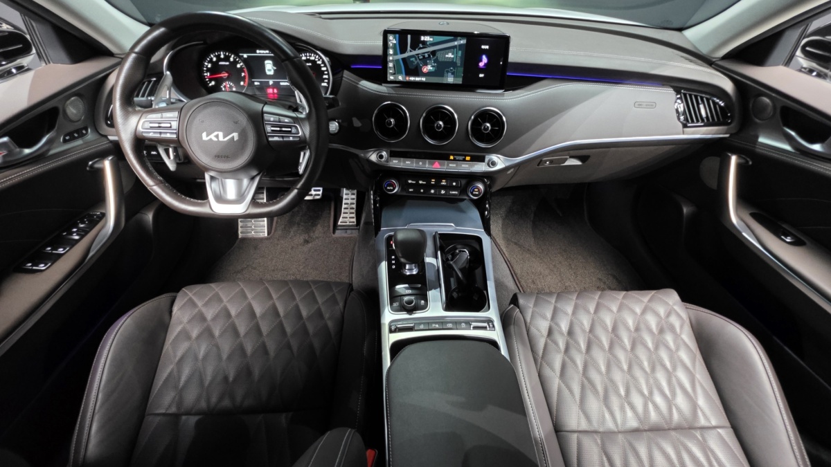 Kia Stinger, 2022 — фото 7 из 12