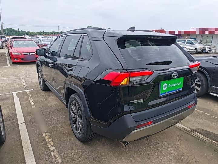 Toyota RAV4, 2023 — фото 5 из 9