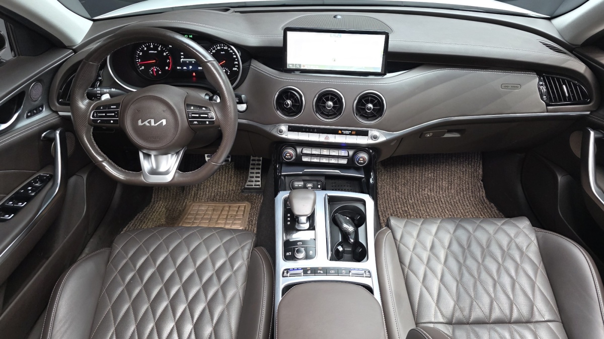 Kia Stinger, 2022 — фото 6 из 12