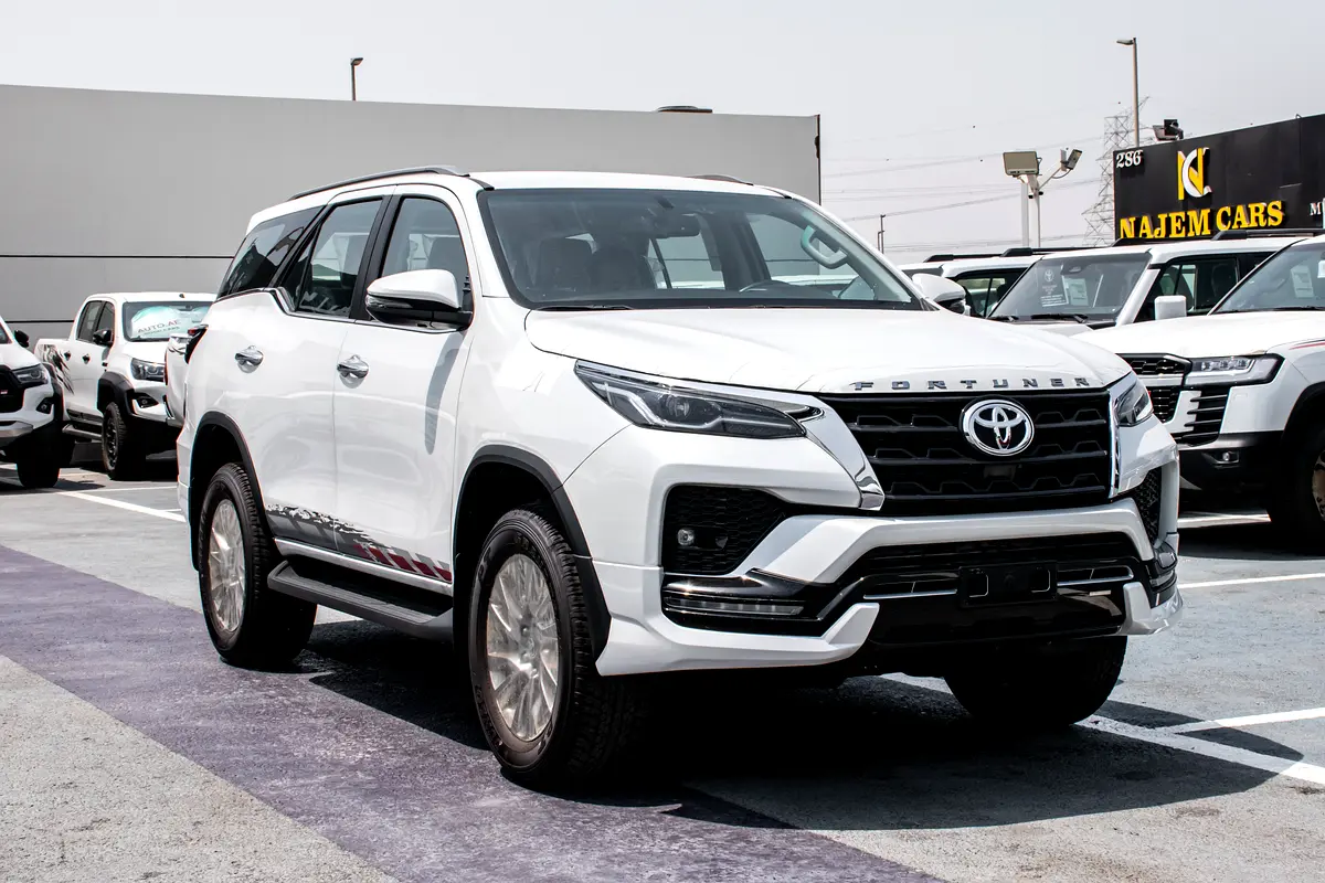Toyota Fortuner, 2026 — фото 2 из 10