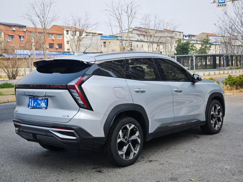 Geely Atlas L, 2024 — фото 6 из 10