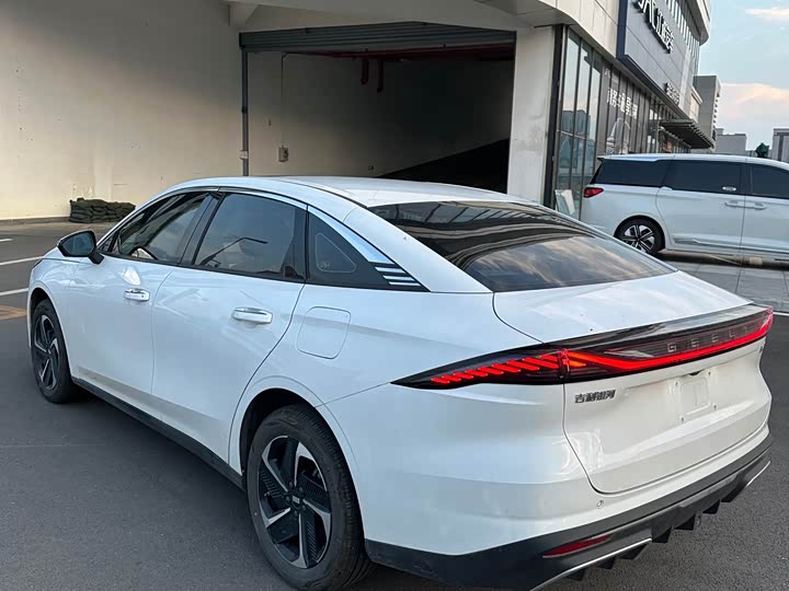 Geely Galaxy L6, 2025 — фото 9 из 9