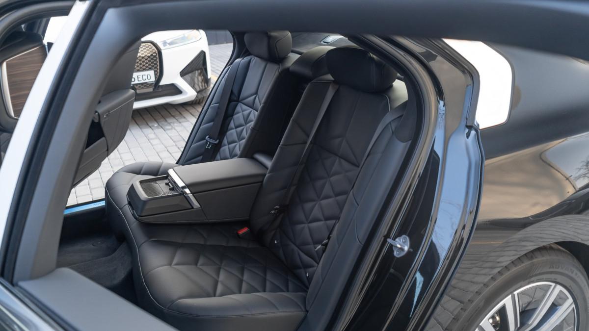 BMW 7 Serii, 2025 — фото 9 из 10