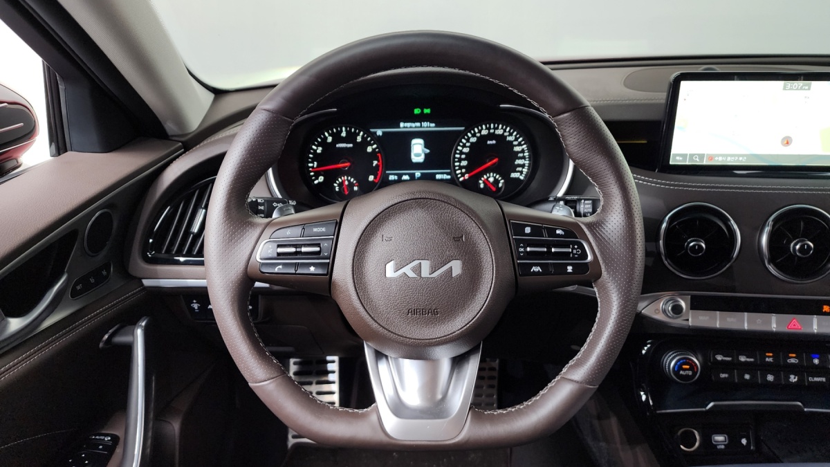 Kia Stinger, 2022 — фото 11 из 12