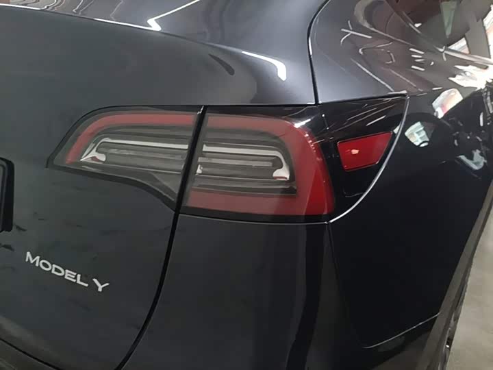 Tesla Model Y, 2024 — фото 8 из 9