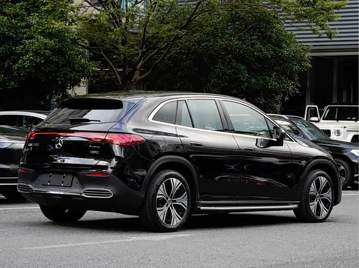 Mercedes-Benz EQE SUV, 2026 — фото 4 из 9