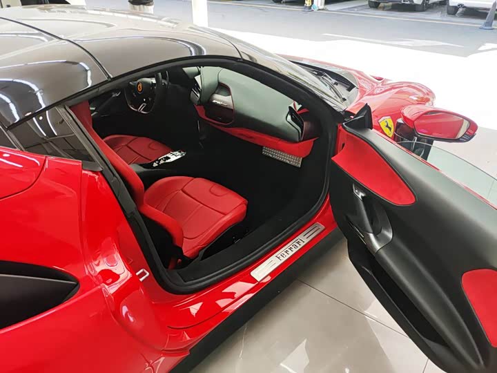Ferrari SF90, 2023 — фото 8 из 9