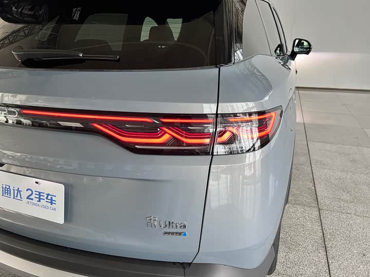 BYD Song Ultra EV, 2026 — фото 7 из 9