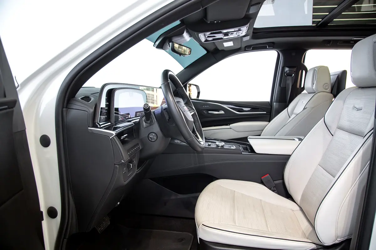 Cadillac Escalade, 2023 — фото 7 из 10