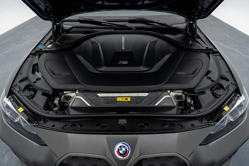 BMW i4, 2022 — фото 9 из 12
