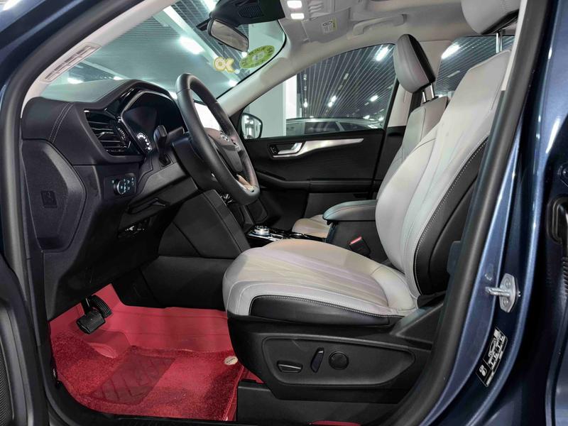 Ford Escape, 2023 — фото 7 из 9