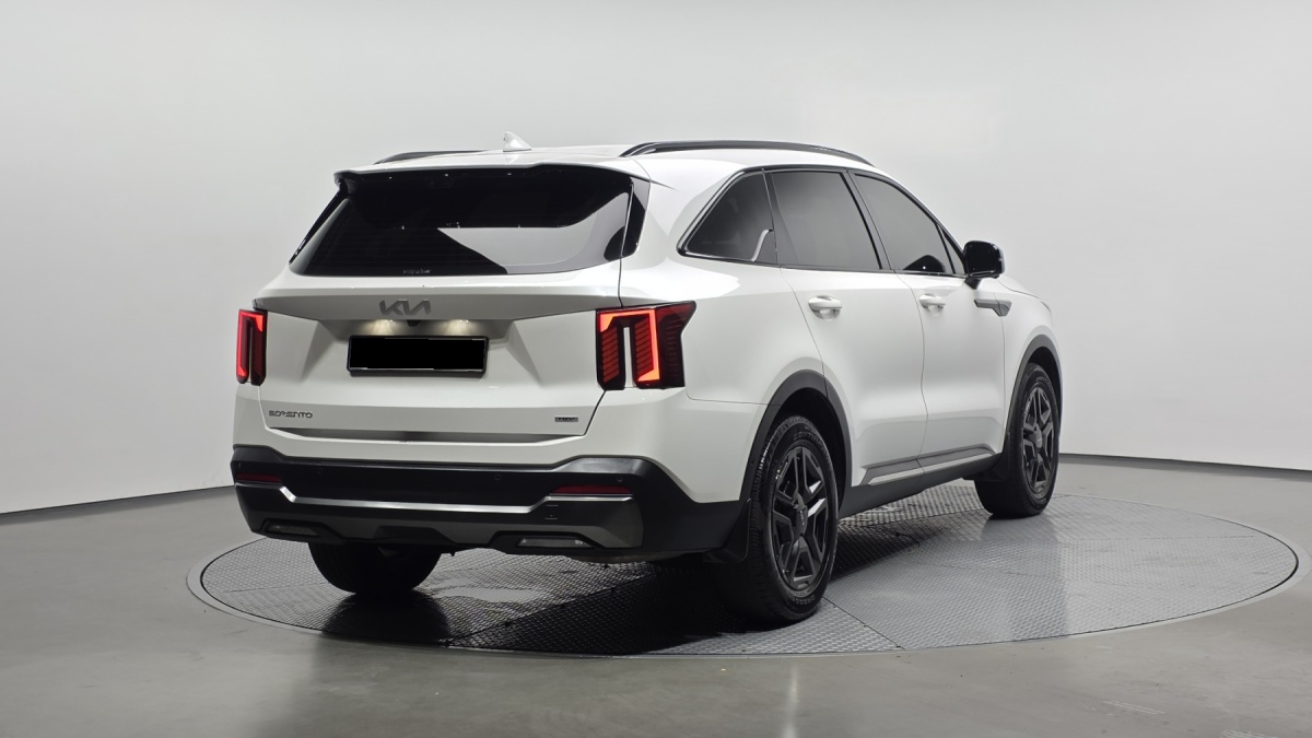 Kia Sorento, 2023 — фото 2 из 12