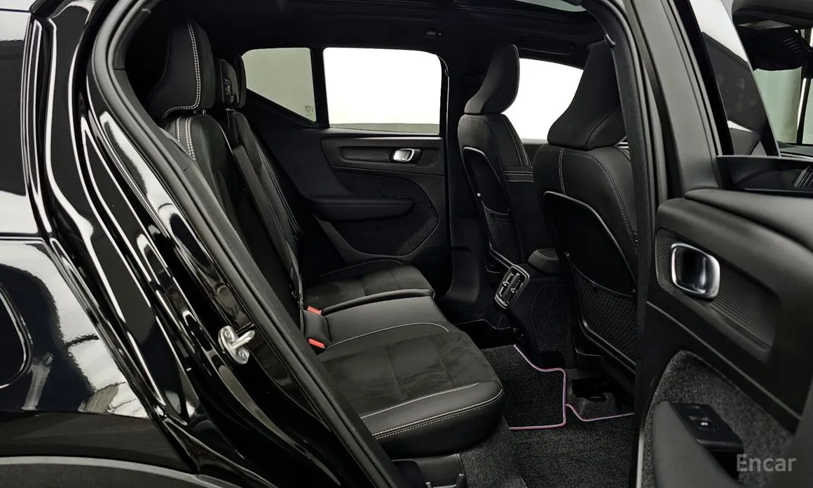 Volvo XC40, 2025 — фото 10 из 12