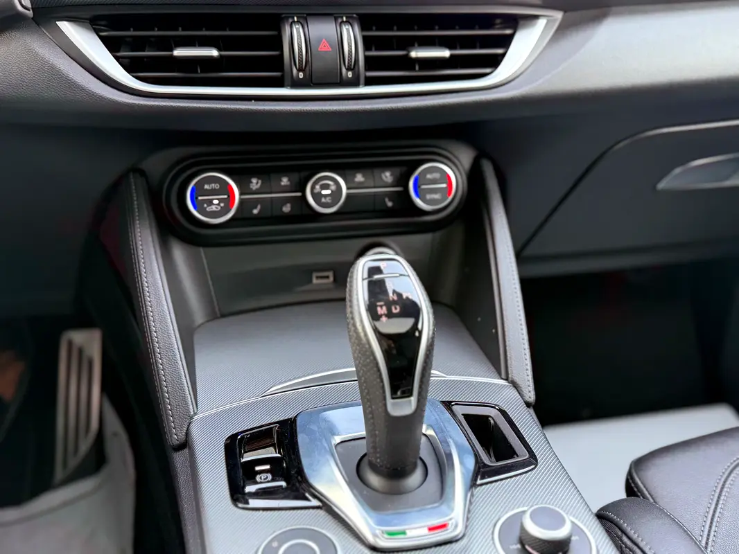 Alfa Romeo Stelvio, 2024 — фото 8 из 10