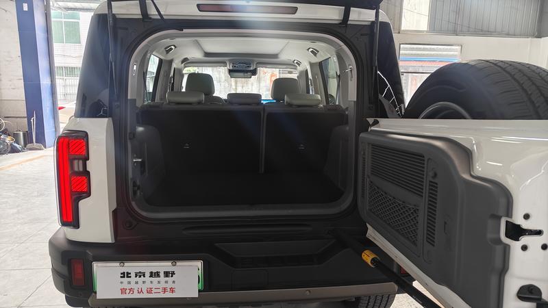 BAIC Beijing BJ40 Hybrid, 2025 — фото 10 из 11